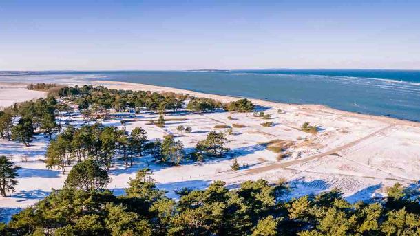 Flyvesandet im Winter mit etwas Schnee - aus der Luft gesehen