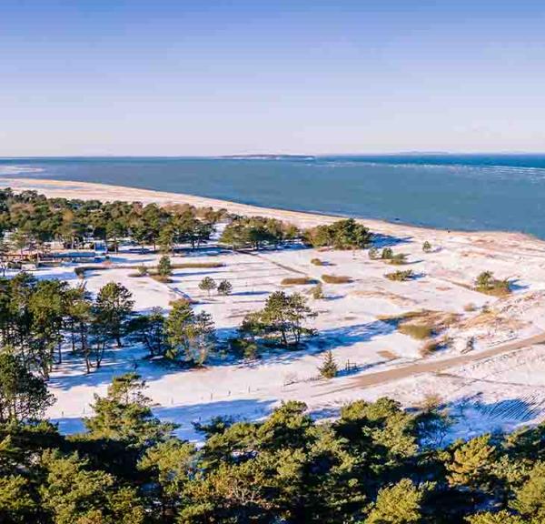 Flyvesandet im Winter mit etwas Schnee - aus der Luft gesehen