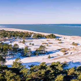 Flyvesandet im Winter mit etwas Schnee - aus der Luft gesehen