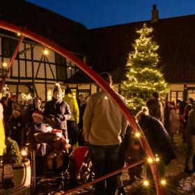 Julenisser og julemand i Bogense